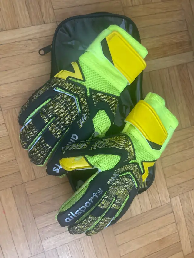 soccer/football complete goalie set  ( equipment ) in Football in Mississauga / Peel Region - Image 6