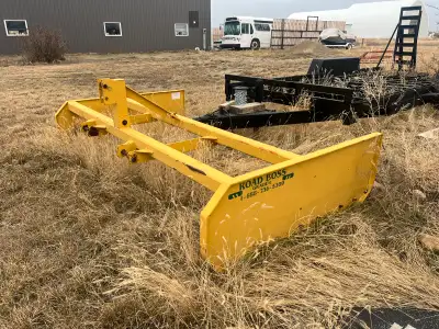 Lightly used 10’ commercial grader. Been sitting for a few years. 3 point hitch.