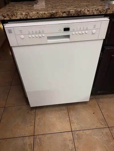 Very good condition, buying stainless steel appliances, need this one to go.