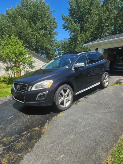 I am looking to sell my daily driver 2012 Volvo XC60 R-Design Ultra. All Wheel Drive 3.0L Turbo Auto...