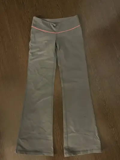 Aritzia TNA Original Pants - Grey in Size XS, View more