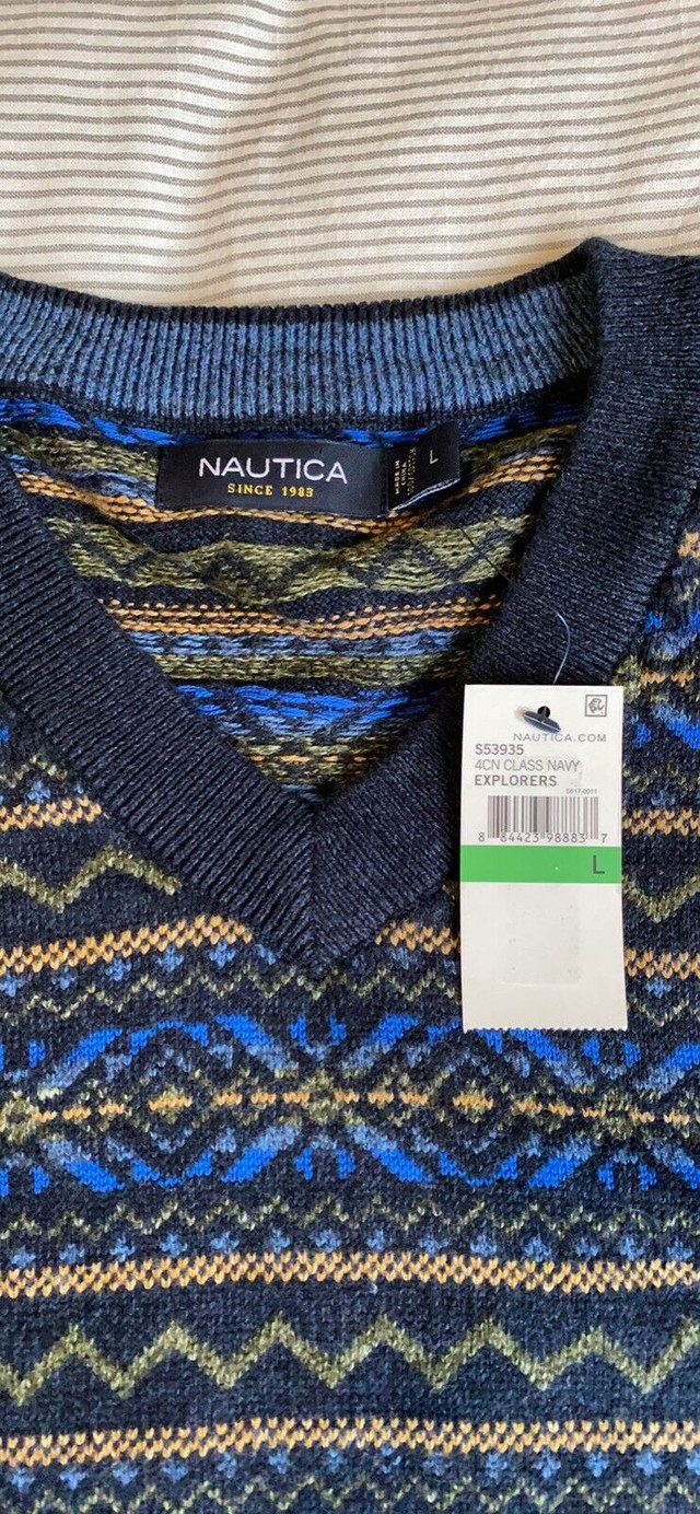 NWT Nautica Explorer v-neck sweater L in Men's in Bridgewater - Image 2