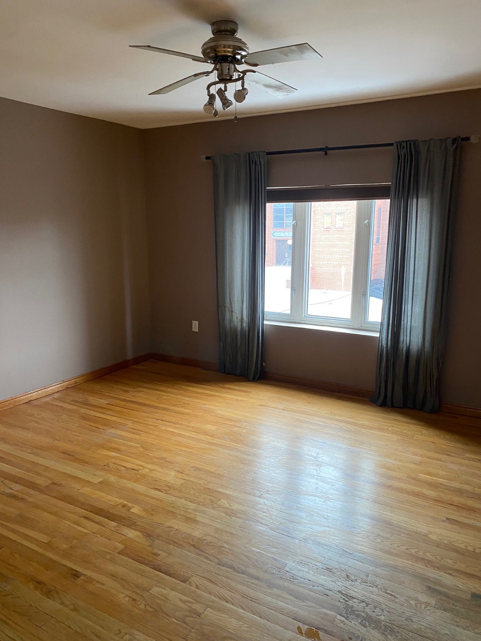 Large 3 bedroom apartment in the Heart of Little Italy 3