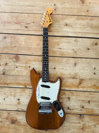 Fender Mustang 1966 (refret) with OG case, View more