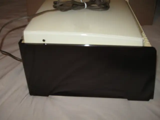 Vintage Radio Record Player in Other in Saskatoon - Image 7