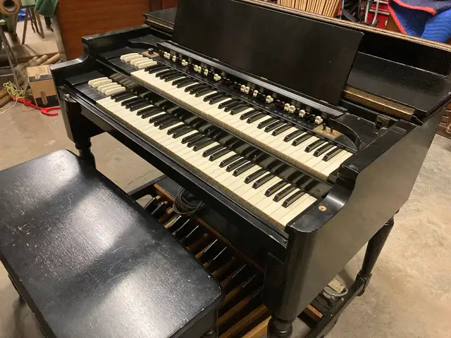 Hammond organ in Pianos & Keyboards in Calgary - Image 6