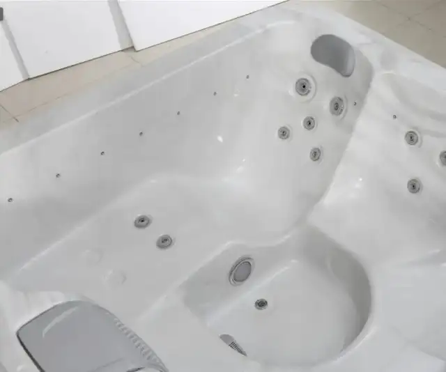 Door Crasher Sale! New Balboa Plug and Play Spa-Free Delivery OT in Hot Tubs & Pools in Ottawa - Image 11