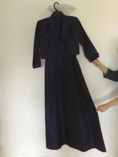 Robe de bal mauve, View more