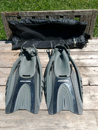Black Snorkeling Flippers, Size L/XL (Men 9-13, Women 10-14)