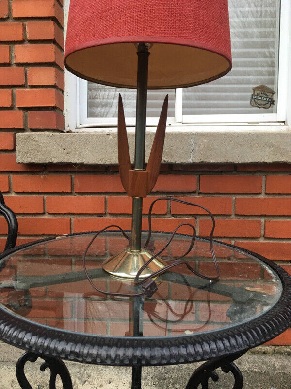 Lampe de Table Vintage Mid Century Teck 1960 dans Éclairage intérieur et plafonniers  à Ville de Montréal - Image 3