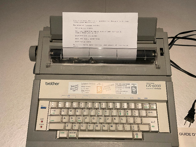 Machine à écrire électrique brother gx-6000 dans Appareils électroniques  à Lévis - Image 2