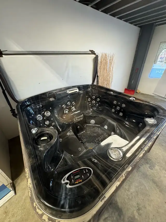 refurbished coast spa  in Hot Tubs & Pools in Red Deer - Image 3