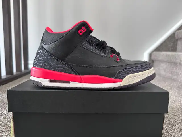 Nike Air Jordan 3 Crimson 7y in Men's Shoes in City of Toronto - Image 2