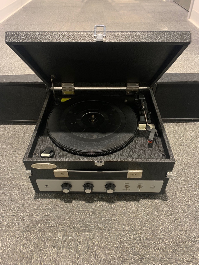 Record Player in Other in City of Halifax
