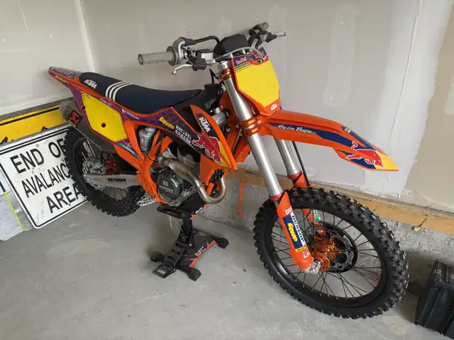 2021 KTM 250 SX-F Dirt Bike in Dirt Bikes & Motocross in Calgary - Image 2