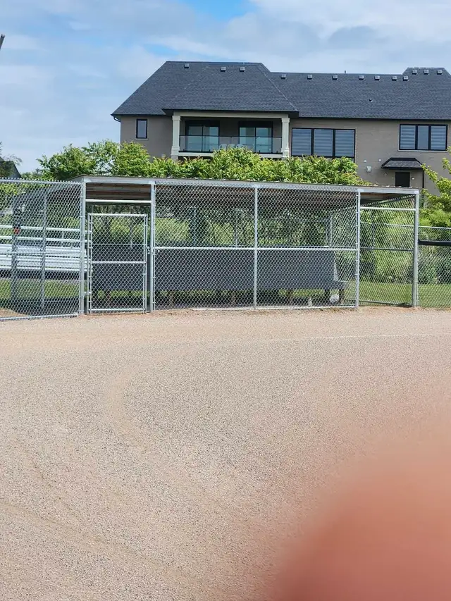 Fencing and post holes62864743506946124