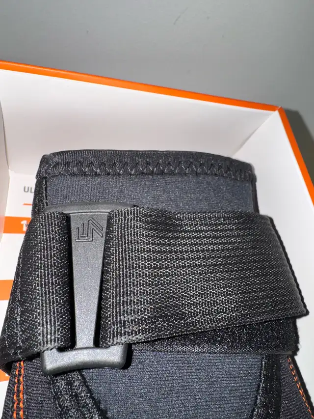 Shock Doctor Ultra Knee Brace – Size L – Dual Hinges in Other in Winnipeg - Image 8