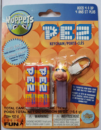 2001 Basic Fun Muppets PEZ Miss Piggy Keychain