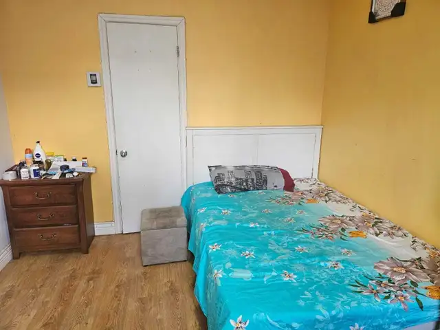 Private room for rent in Room Rentals & Roommates in City of Montréal - Image 2