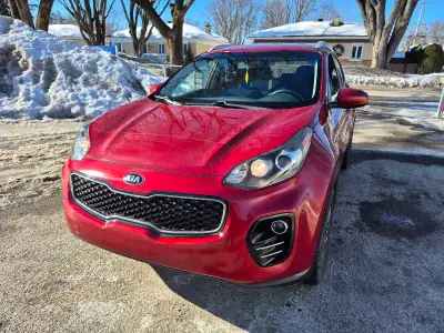 Kia sprtage 2017 automatique 4x4 mteur 2.4 avec seulement 195 000 km Certifier.. carefax clean...fre...