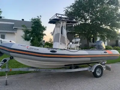 Zodiac Pro Open 650 2014 (tubes en Hypalon-longueur 6.5 mètres), incluant un moteur hors-bord Yamaha...
