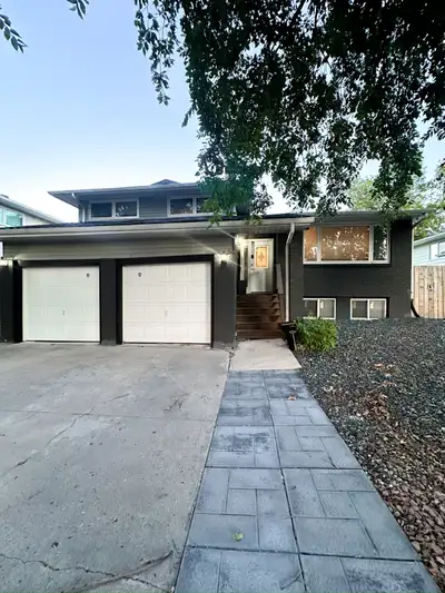 Welcome Home! Fully Furnished 5 Bed, 4 Bath House – Regina