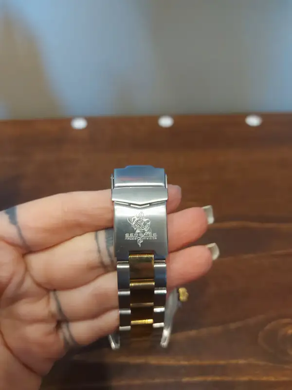 Invicta Sea Base Unisex Watch w/ Mother of Pearl Dial - 40mm in Jewellery & Watches in Kamloops - Image 4