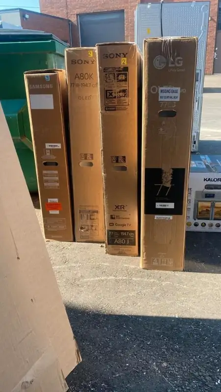 Smart TVs Clearance Sale in TVs in Mississauga / Peel Region - Image 6