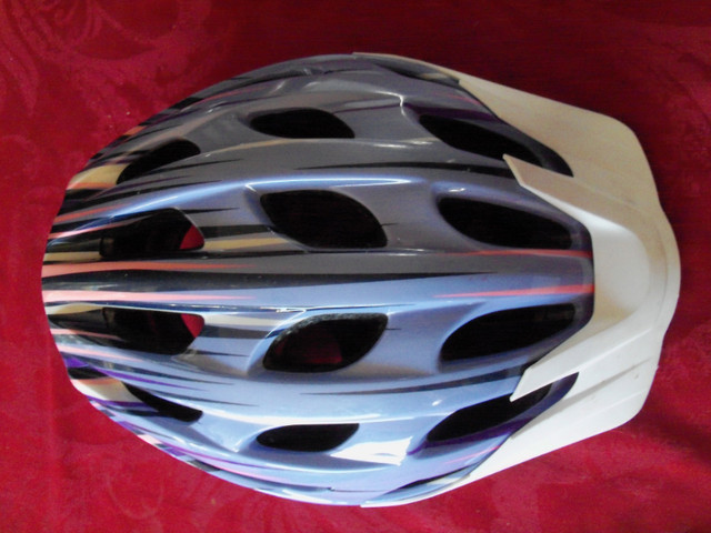 Bike Helmet; best offer in Clothing, Shoes & Accessories in Winnipeg