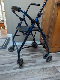 Foldable walker 