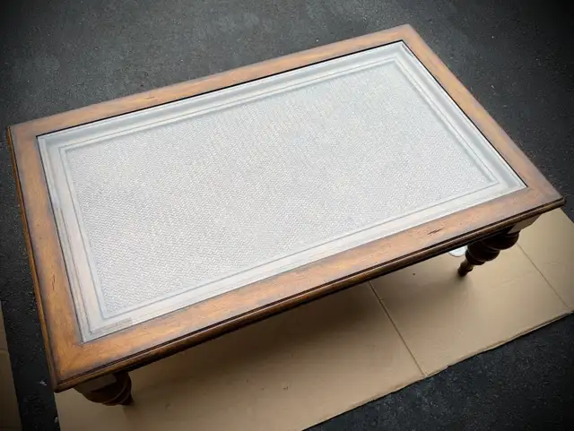 Coffee Table with Glass Top (solid wood) in Coffee Tables in Markham / York Region - Image 6