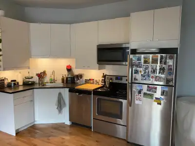 Bienvenue dans ce charmant appartement meublé. Ce logement comprend une cuisine bien équipée avec la...