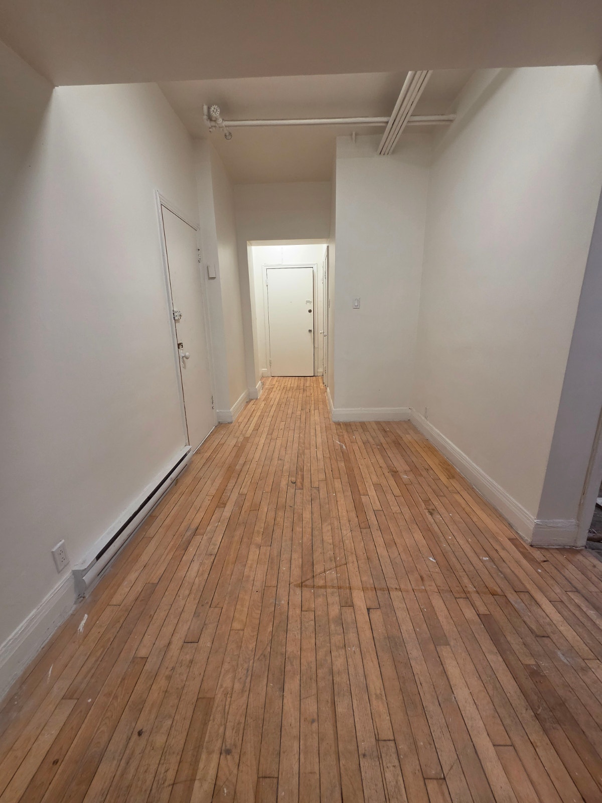 4 ½ spacieux - 2 chambres fermées & cuisine rénovée - Snowdon — photo 3