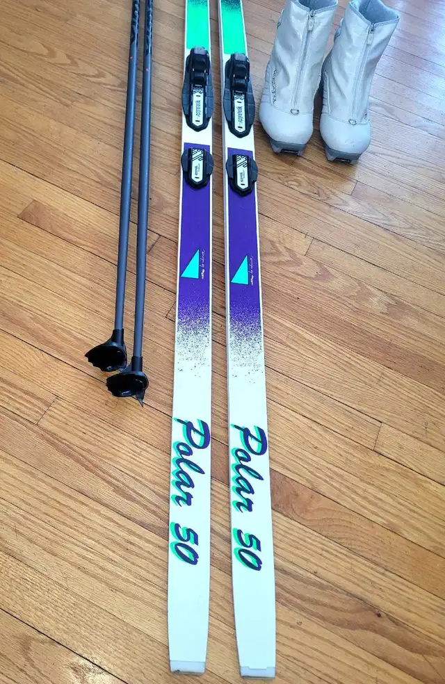 Cross Country Ski set Waxless - Womens 6 - 11 / Youth/Mens 5-10 in Ski in Winnipeg - Image 4