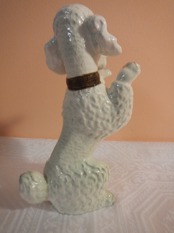 Herend porcelain hand painted poodle dog figurine Hungary dans Art et objets de collection  à Ville de Montréal - Image 4