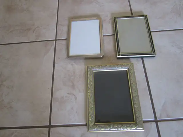 Picture frames452411758562529280
