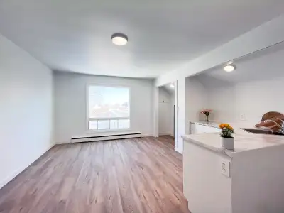 Spacious 2-Bed · 2 Kitchenettes · 1 Bath · 2 Storage – ALL INCL