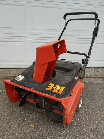 Snowblower Canadian Tire 321 Tecumseh $200, View more