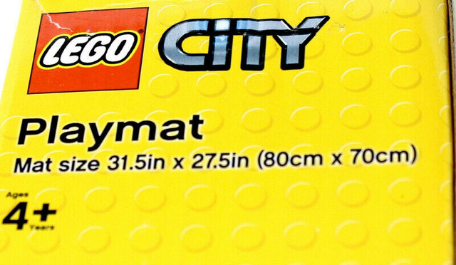 LEGO City Emergency Play Mat 31.5" x 27.5" (80 x 70cm), NEW dans Jouets et jeux  à Ville de Montréal - Image 2