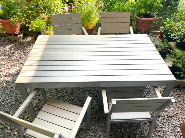 Table de jardin IKEA dans Mobilier pour terrasse et jardin  à Ville de Montréal - Image 3