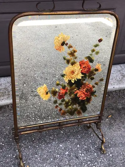 Stunning original condition. Try to find a better one! Measures 32.5” high including the handle. 18....