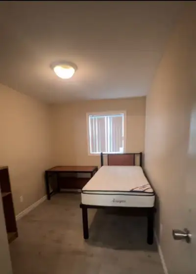 Private room for lease takeover, 5 minutes from University of Waterloo. 110 Columbia St W, Waterloo....