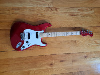 SUPERBE Squier (by Fender) Stratocaster guitar! Metallic Red!