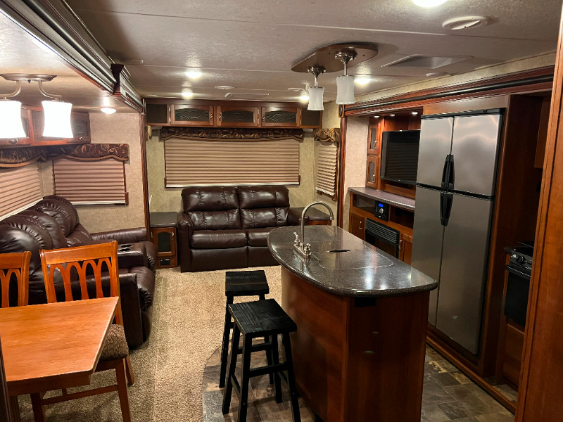 2015 Primetime Lacrosse Travel Trailer , 32 ft. Travel Trailers