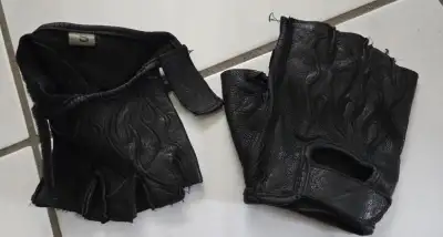 Lady's Great quality fingerless Leather Gloves., View more