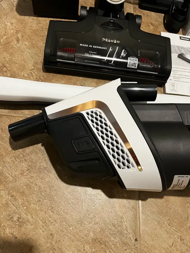 Miele HX2 Stick Vacuum - New in Vacuums in Oakville / Halton Region - Image 3