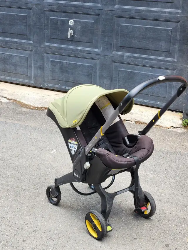 Used Doona travel baby stroller with base in Strollers, Carriers & Car Seats in City of Montréal - Image 10