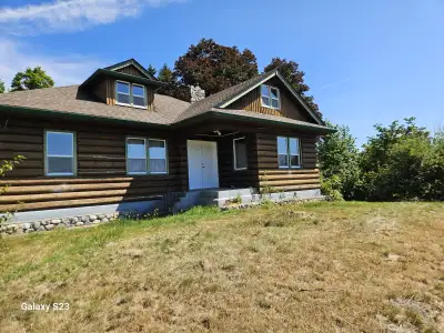 In Maple Ridge 5 Bed 1 Bath Main floor house for $4500