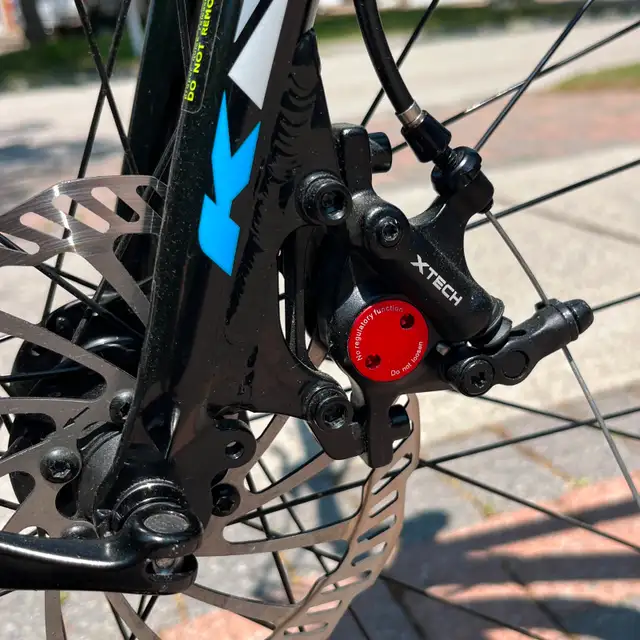 2021 KHS hybrid bike in Road in Markham / York Region - Image 8