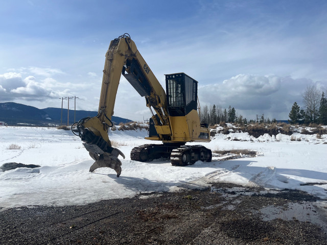 Cat 330c with TMAR grapple in Heavy Equipment in Burns Lake